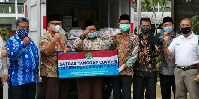 Satgas Covid-19 Kemenag Salurkan Bantuan ke Pesantren Terdampak