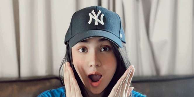 Ngeri Banget! Kepala Anya Geraldine Penuh Ular