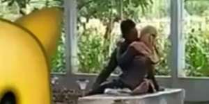 Viral Sejoli Lupa Daratan, Berbuat Asusila di Taman Ponorogo