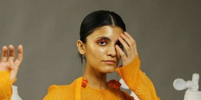 Tutorial Glossy Eye Makeup Hanya dalam 3 Langkah