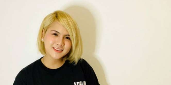 Main Sepakbola Bareng Cowo, Tubuh Evelin Jadi Sorotan