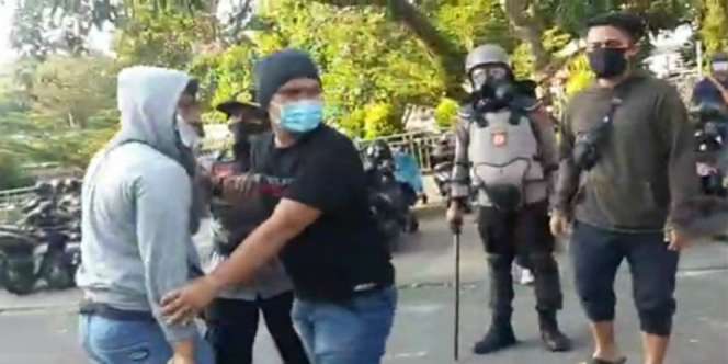 Viral Video Polisi Diduga Nyamar jadi Mahasiswa Saat Demo, Ini Kata Polri
