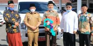 Pemkot Bengkulu Hibahkan Mobil Operasional ke STIESNU