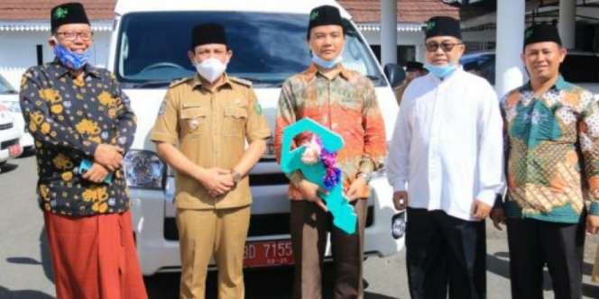 Pemkot Bengkulu Hibahkan Mobil Operasional ke STIESNU