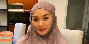 Cantik Berhijab, Potret Zaskia Gotik yang Hamil 7 Bulan