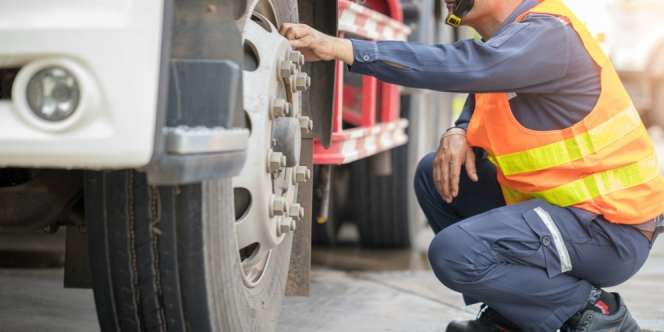 Tekanan Angin Ban Mobil Niaga Enggak Boleh Luput dari Perhatian