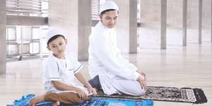 Ayah, Kunci Utama Ibadah Salat Seluruh Anggota Keluarga
