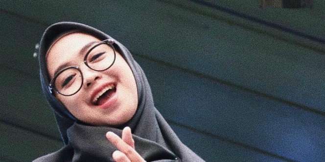 Kerudung Ria Ricis Dilepas Orang Tak Dikenal