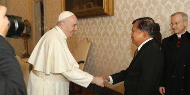 Jusuf Kalla Bertemu Paus Fransiskus Bahas Kerukunan dan Perdamaian Dunia