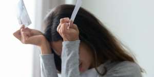 Remaja Alami Emosi Negatif Selama Pandemi, Orangtua Harus Lebih Peka