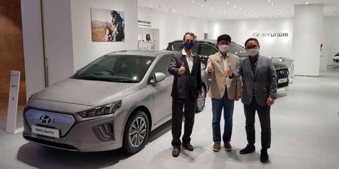 Hyundai Buka Showroom Anyar, Pelanggan Bisa Betah Nih!