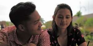 Pesona Sarah Menzel, Kekasih Azriel Hermansyah