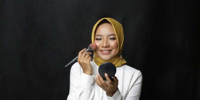 5 Tips dan Trik Merias Wajah Agar Tidak Menodai Masker