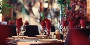 Digetok Menu Resto: Es Teh Rp98 Ribu, Nasi Goreng Rp355 Ribu