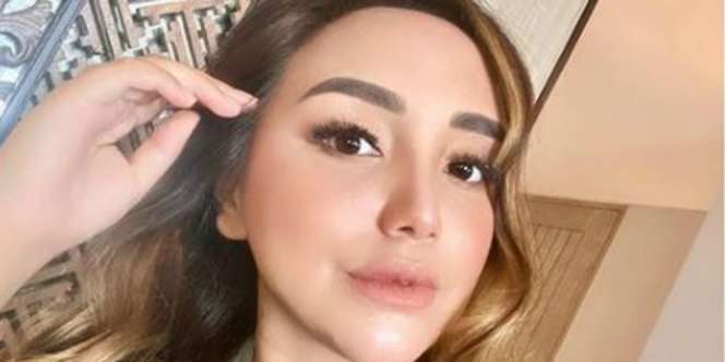 Dicibir karena Penampilan Terbuka, Salmafina Beri Balasan Menohok