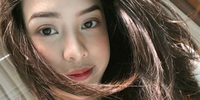 Pakai Outfit Transparan, Cantiknya Anya Geraldine Berpose Menantang