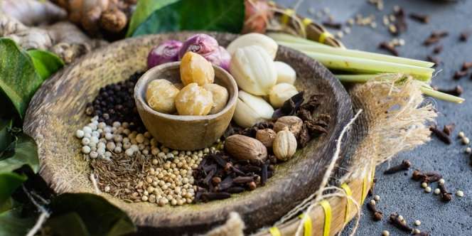 5 Bumbu Masakan yang Wajib Ada di Dapur, Bukan Hanya Gula dan Garam Lho