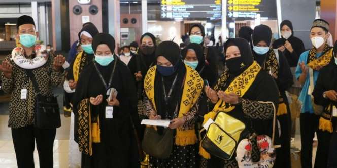 Umroh Dibuka Lagi, 253 Jemaah Terbang Perdana ke Saudi