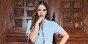 Kenakan Kostum Halloween, Body Nia Ramadhani Bikin Iri