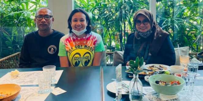 Bikin Haru, Driver Ojol Tetap Antar Pesanan Meski Ponsel Baru Dirampas