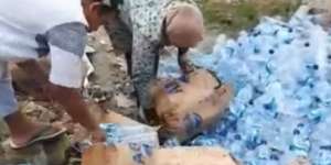 Viral Boikot Produk Prancis, Ratusan Dus Air Mineral Dihancurkan