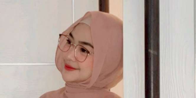 Momen Ria Ricis `Dilamar` Harris Vriza, Bunga dan Lagu Romantis Jadi Hadiah
