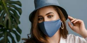 Pertama! Beli Masker di Vending Machine, Cukup 30 Detik Saja