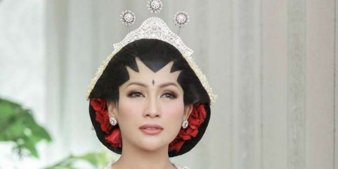 Sesuai Dugaan, Ini Wajah Suami Baru Tata Janeeta