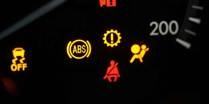 Asyik Nyetir Indikator Airbag Mendadak Menyala, Bisa Jadi Ini Penyebabnya
