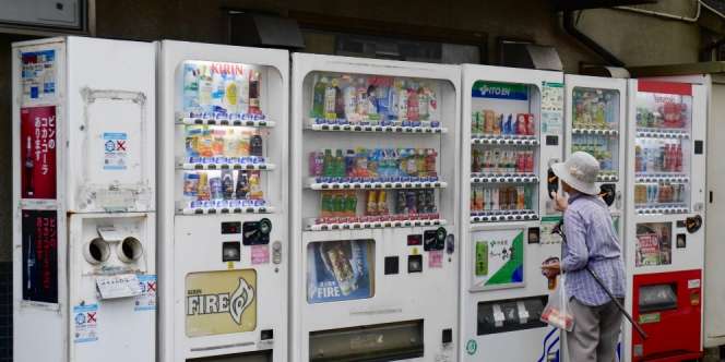 Videografis: Lupa Bawa Masker, Beli Saja di Vending Machine, Yuk Coba!