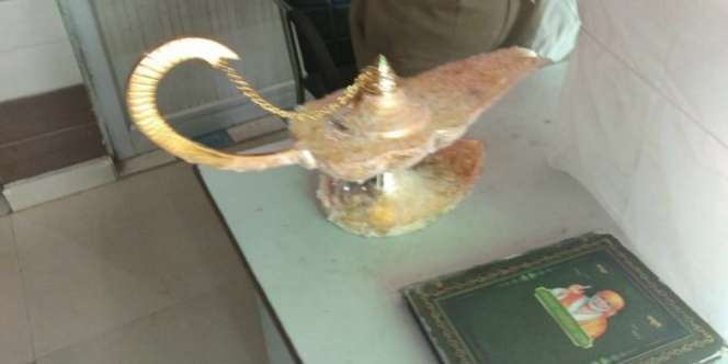 Kepincut 'Lampu Aladdin, Dokter Ini Kena Tipu Rp4 M
