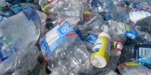 Videografis: Awas, Virus Covid-19 Bisa Bertahan Lama di Plastik
