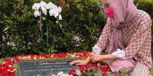 Rayakan Anniversary Tanpa Ashraf, Unggahan BCL Bikin Warganet Terenyuh