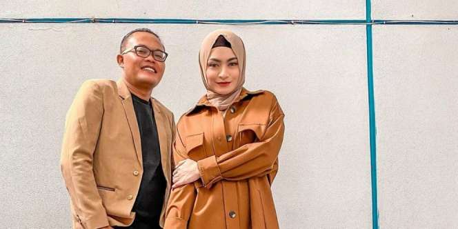 Sule Ajak Nathalie Holscher ke Makam Lina Jelang Nikah