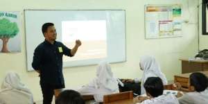 Saat Karyawan dan Distributor P&G Jadi Relawan Virtual Mentoring