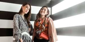 Ayu Dewi dan Luna Maya Sensor Foto Gisel, Netizen Langsung Heboh