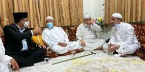 Anies Baswedan Temui Rizieq Shihab yang Didampingi Tengku Zulkarnain