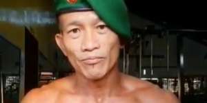 Badan Kekar Berotot, Tentara Babinsa TNI Ini Disandingkan Dengan Ade Rai