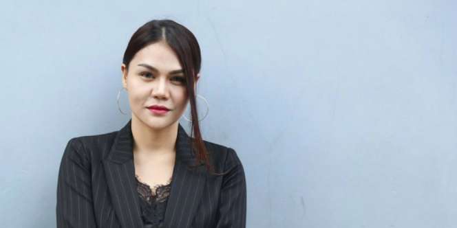 Reaksi Putri DJ Katty Butterfly Lihat Ibunya Khusyuk Sholat Jadi Sorotan