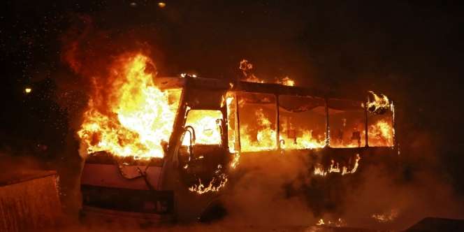 'Kuburan' Bus TransJakarta di Bogor Terbakar Hebat