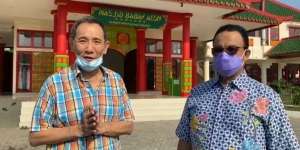 Diam-Diam, Anies Baswedan Kunjungi Masjid Babah Alun Desari