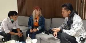 Detik-Detik Wanita Islandia Ucap Syahadat Dibimbing Gus Miftah