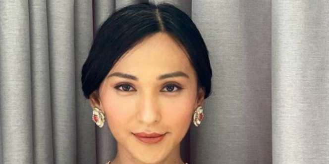 Alasan Dena Rachman Menjadi Seorang Nasrani