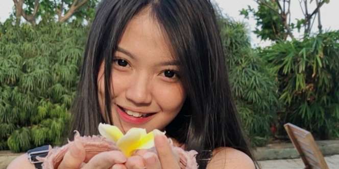 Potret Imut Mirriam Eka, Rekan Duet Ariel NOAH yang Trending di Youtube