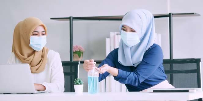 Bakteri Ada di Mana-Mana Termasuk Lingkungan Kerja, Yuk Lindungi Diri!