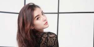 Berbalut Swimsuit, Pose Nabilla Aprillya Bikin Geger