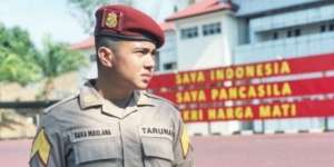 Potret 5 Seleb Ganteng Berseragam Polisi