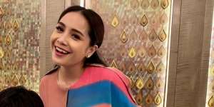 Gaya Modis Nagita Belajar Muay Thai, Sporty Pakai Fashion Branded