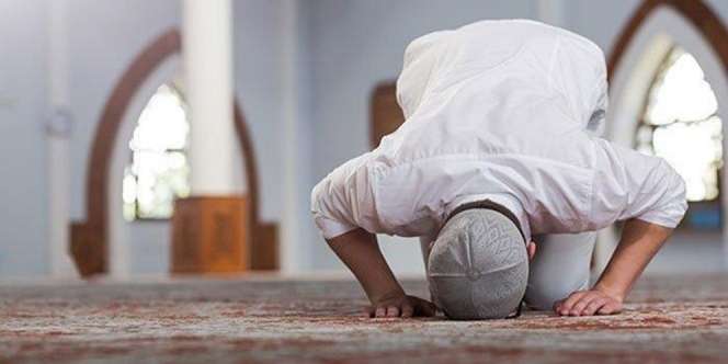 Bacaan Sholat Wajib Lengkap, Beserta Cara Mengerjakan, dan Terjemahannya