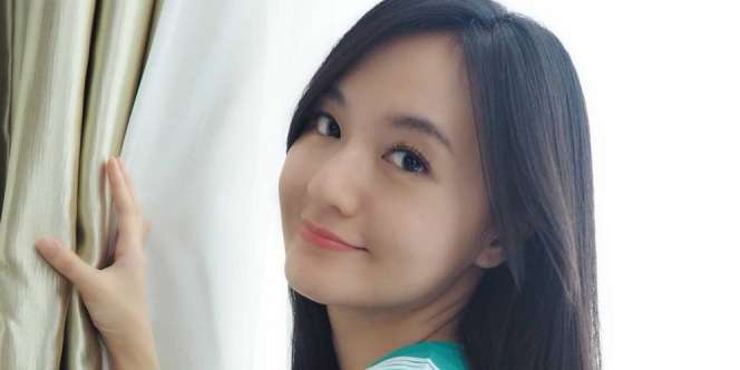 Pesona Carollyne Dewi, Selebgram Cantik yang Lagi Hits